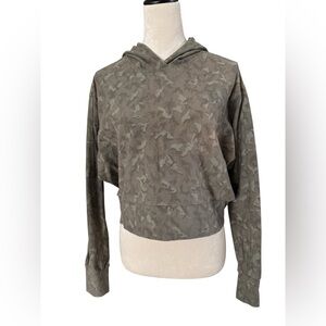 Athleta Camouflage Hoodie Farallon Cropped sweatshirt Kimono sleeve